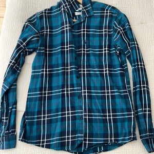 Plaid long sleeve button down shirt